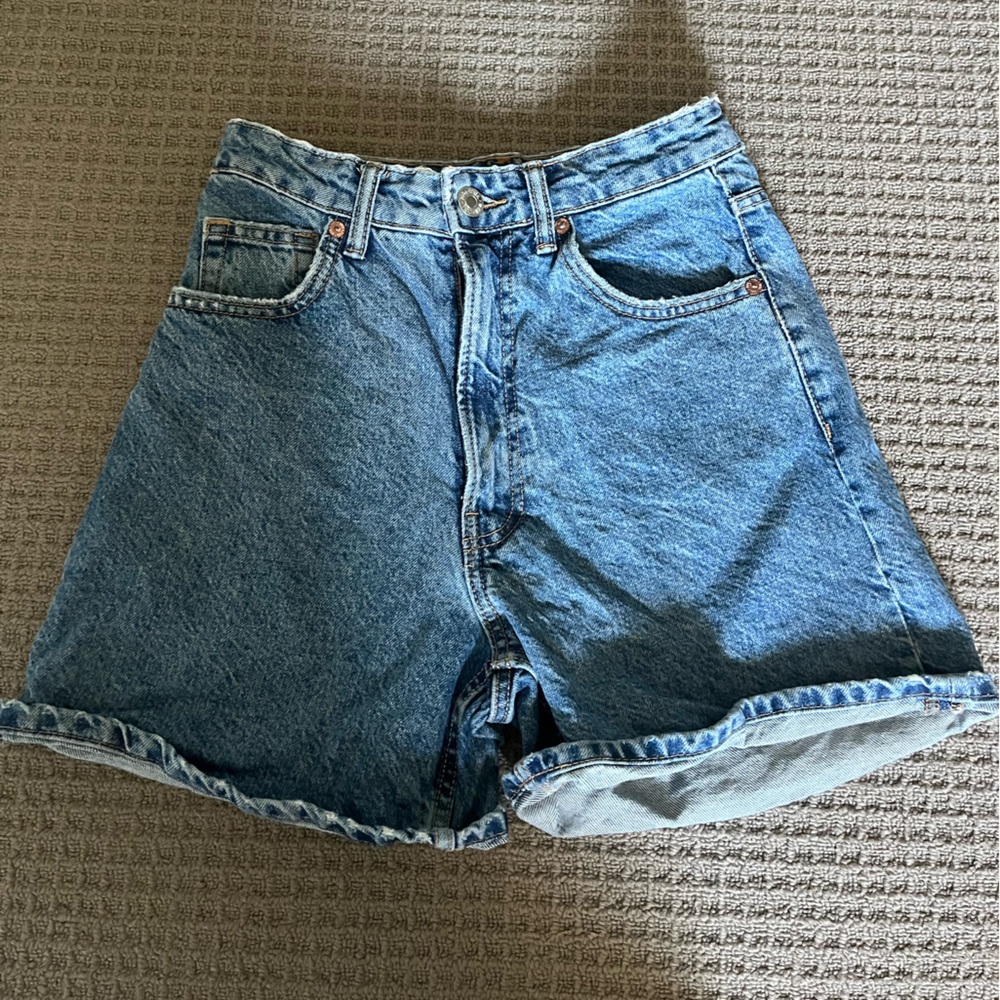 NWOT High rise Jean shorts from Zara.
